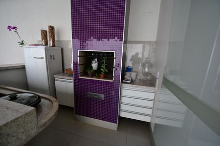Casa à venda com 440m², 4 quartos e 4 vagas