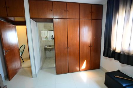 Casa à venda com 440m², 4 quartos e 4 vagas