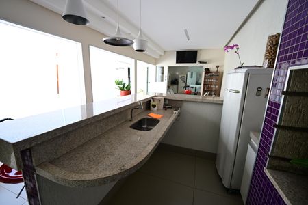 Casa à venda com 440m², 4 quartos e 4 vagas