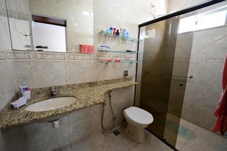 Casa à venda com 440m², 4 quartos e 4 vagas