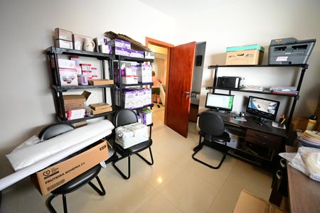 Casa à venda com 440m², 4 quartos e 4 vagas
