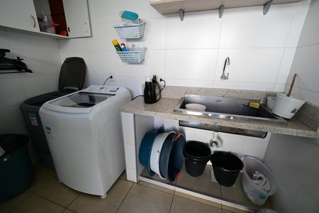 Casa à venda com 4 quartos, 440m² em Jardim Ana Lúcia, Goiânia