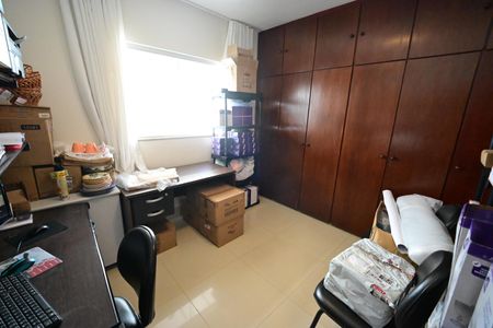 Casa à venda com 440m², 4 quartos e 4 vagas
