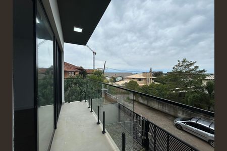 Casa para alugar com 150m², 2 quartos e 1 vaga Casa para alugar com 150m², 2 quartos e 1 vagaVaranda