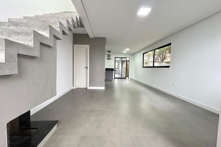 Casa para alugar com 150m², 2 quartos e 1 vaga Casa para alugar com 150m², 2 quartos e 1 vagaSala