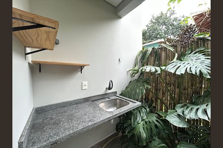 Área de Serviço de casa para alugar com 2 quartos, 150m² em Rio Tavares, Florianópolis