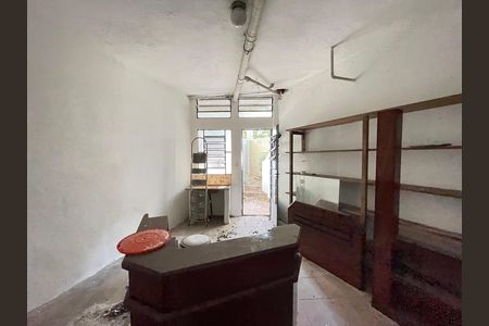 Porão de casa para alugar com 3 quartos, 166m² em Vila Nova Alba, São Paulo