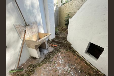 Área de Serviço de casa para alugar com 3 quartos, 166m² em Vila Nova Alba, São Paulo