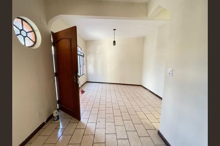 Sala de casa para alugar com 3 quartos, 166m² em Vila Nova Alba, São Paulo