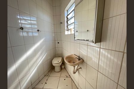 Banheiro da suíte de casa para alugar com 3 quartos, 166m² em Vila Nova Alba, São Paulo