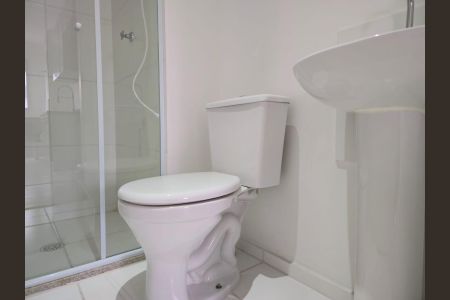 Banheiro Social de apartamento à venda com 2 quartos, 36m² em Vila das Bandeiras, Guarulhos