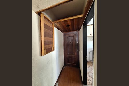 Apartamento à venda com 71m², 2 quartos e 1 vaga Apartamento à venda com 71m², 2 quartos e 1 vaga Armário corredor