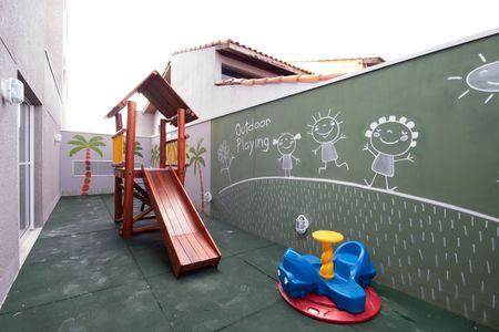 Casa de condomínio à venda com 64m², 2 quartos e 2 vagas Casa de condomínio à venda com 64m², 2 quartos e 2 vagasÁrea comum - Playground