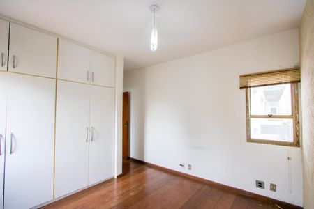 Apartamento à venda com 137m², 3 quartos e 2 vagas Apartamento à venda com 137m², 3 quartos e 2 vagasSuíte