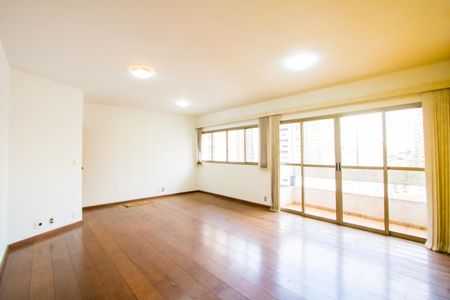Apartamento à venda com 137m², 3 quartos e 2 vagas Apartamento à venda com 137m², 3 quartos e 2 vagasSala