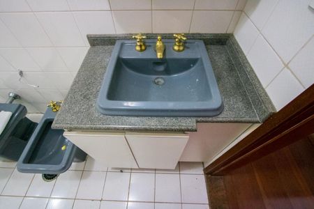 Apartamento à venda com 137m², 3 quartos e 2 vagas Apartamento à venda com 137m², 3 quartos e 2 vagasBanheiro social