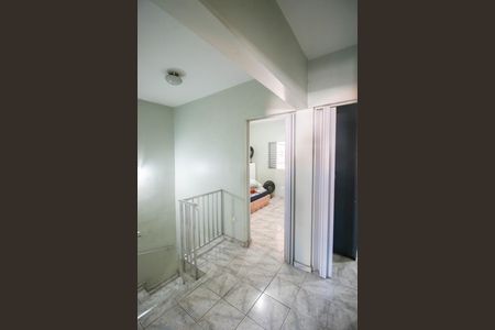 HALL DOS QUARTOS de casa à venda com 6 quartos, 170m² em Conjunto Residencial Paraiso, São Paulo