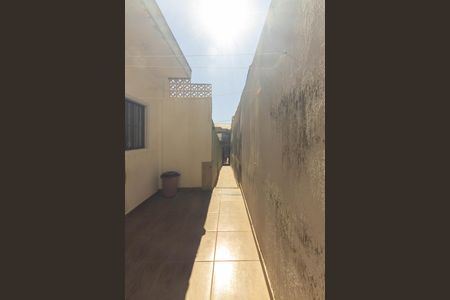 Corredor de casa à venda com 1 quarto, 180m² em Vila Carrão, São Paulo