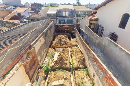 Casa à venda com 180m², 1 quarto e 2 vagas Casa à venda com 180m², 1 quarto e 2 vagasTerreno