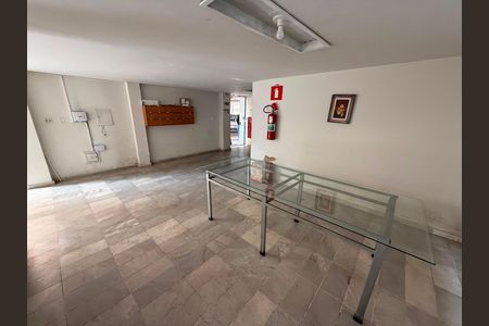 Hall de entrada de apartamento para alugar com 3 quartos, 80m² em Alto Caiçaras, Belo Horizonte