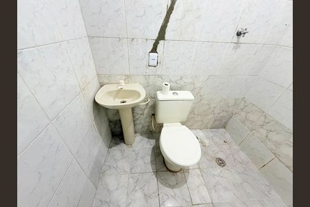 Banheiro da suíte de casa para alugar com 2 quartos, 70m² em Jardim Germania, São Paulo