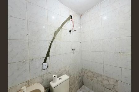 Banheiro da suíte de casa para alugar com 2 quartos, 70m² em Jardim Germania, São Paulo