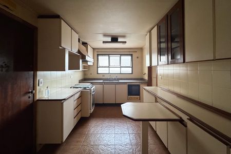 Apartamento à venda com 133m², 3 quartos e 2 vagas Apartamento à venda com 133m², 3 quartos e 2 vagasCozinha