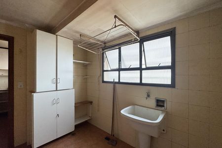 Apartamento à venda com 133m², 3 quartos e 2 vagas Apartamento à venda com 133m², 3 quartos e 2 vagasÁrea de Serviço