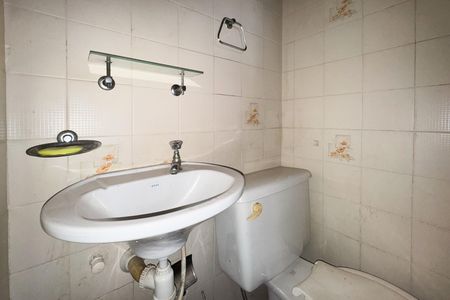 Apartamento à venda com 133m², 3 quartos e 2 vagas Apartamento à venda com 133m², 3 quartos e 2 vagasBanheiro de serviço