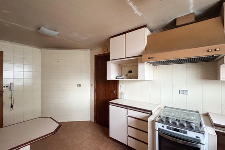 Apartamento à venda com 133m², 3 quartos e 2 vagas Apartamento à venda com 133m², 3 quartos e 2 vagasCozinha