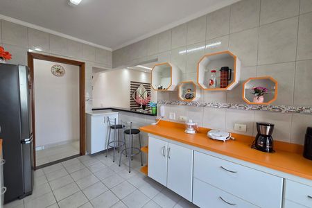 Cozinha de apartamento para alugar com 2 quartos, 85m² em Vila Tupi, Praia Grande