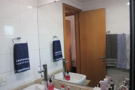 Apartamento para alugar com 60m², 2 quartos e 1 vagaBanheiro 