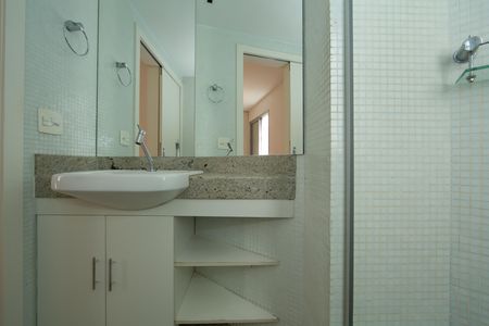 BANHEIRO2 de apartamento à venda com 3 quartos, 83m² em Funcionários, Belo Horizonte