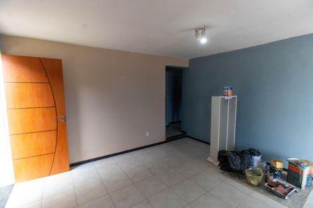 Casa para alugar com 50m², 2 quartos e sem vaga Casa para alugar com 50m², 2 quartos e sem vagaSala