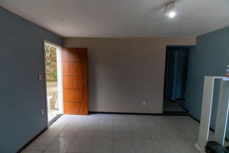 Casa para alugar com 50m², 2 quartos e sem vaga Casa para alugar com 50m², 2 quartos e sem vagaSala