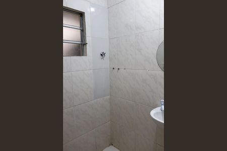 Banheiro de casa para alugar com 2 quartos, 50m² em Santa Maria, Osasco