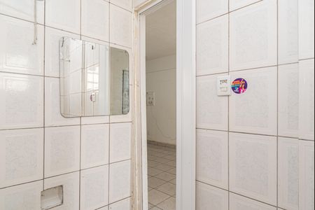 Banheiro de kitnet/studio para alugar com 1 quarto, 27m² em Bela Vista, São Paulo