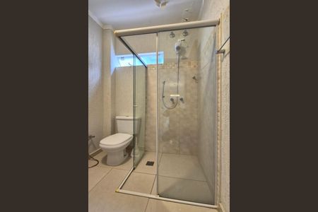 Casa de condomínio para alugar com 350m², 4 quartos e 6 vagas Casa de condomínio para alugar com 350m², 4 quartos e 6 vagasBanheiro