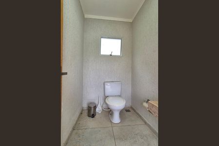 Banheiro de casa de condomínio para alugar com 4 quartos, 350m² em Swiss Park, Campinas