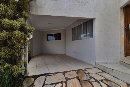 Casa de condomínio para alugar com 350m², 4 quartos e 6 vagas Casa de condomínio para alugar com 350m², 4 quartos e 6 vagasGaragem