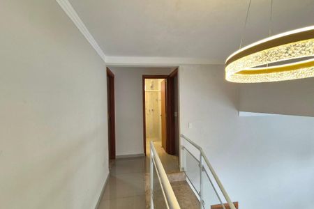 Casa de condomínio para alugar com 350m², 4 quartos e 6 vagas Casa de condomínio para alugar com 350m², 4 quartos e 6 vagasCorredor