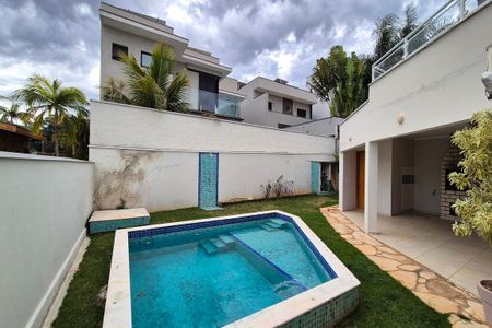 Vista da Sala de TV de casa de condomínio para alugar com 4 quartos, 350m² em Swiss Park, Campinas