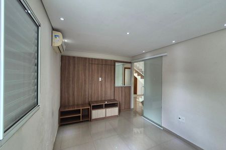 Casa de condomínio para alugar com 350m², 4 quartos e 6 vagas Casa de condomínio para alugar com 350m², 4 quartos e 6 vagasSala de TV