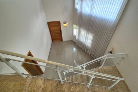 Casa de condomínio para alugar com 350m², 4 quartos e 6 vagas Casa de condomínio para alugar com 350m², 4 quartos e 6 vagasVista do Corredor