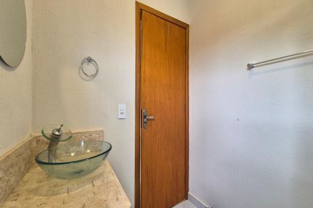 Casa de condomínio para alugar com 350m², 4 quartos e 6 vagas Casa de condomínio para alugar com 350m², 4 quartos e 6 vagasBanheiro da Suíte
