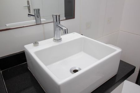 Banheiro de apartamento para alugar com 2 quartos, 55m² em Vila Palmeiras, São Paulo