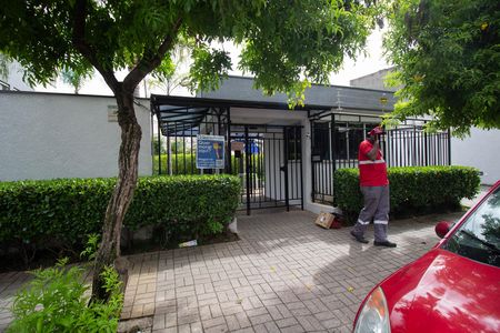 Fachada de apartamento para alugar com 2 quartos, 55m² em Vila Palmeiras, São Paulo