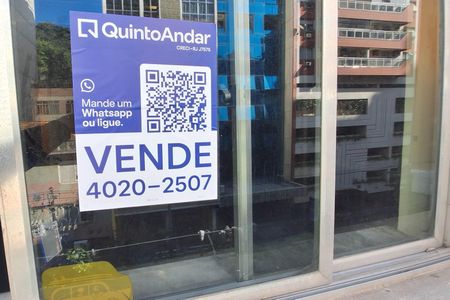 Apartamento à venda com 130m², 3 quartos e 1 vaga Apartamento à venda com 130m², 3 quartos e 1 vagaPlaca