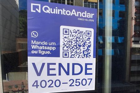 Apartamento à venda com 130m², 3 quartos e 1 vaga Apartamento à venda com 130m², 3 quartos e 1 vagaPlaca