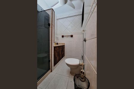 Apartamento à venda com 130m², 3 quartos e 1 vaga Apartamento à venda com 130m², 3 quartos e 1 vagaBanheiro da Suíte 1